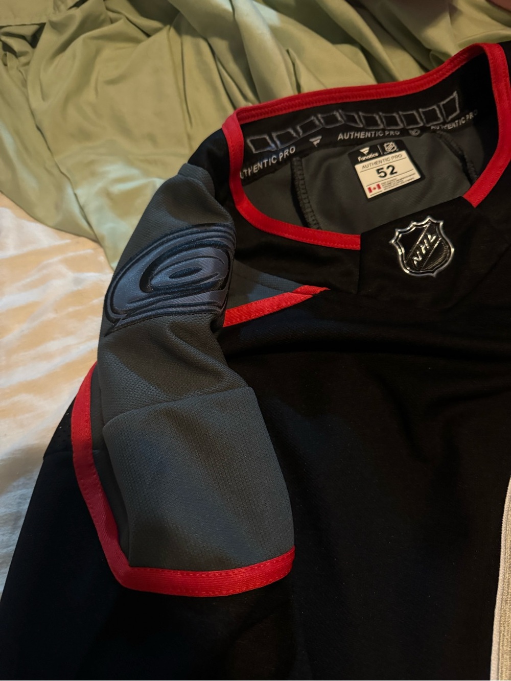 Black Carolina Hurricanes Jersey - no name - NWOT Size Large 52 - Picture 2 of 4